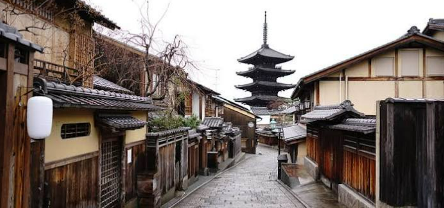 Ninenzaka in japan